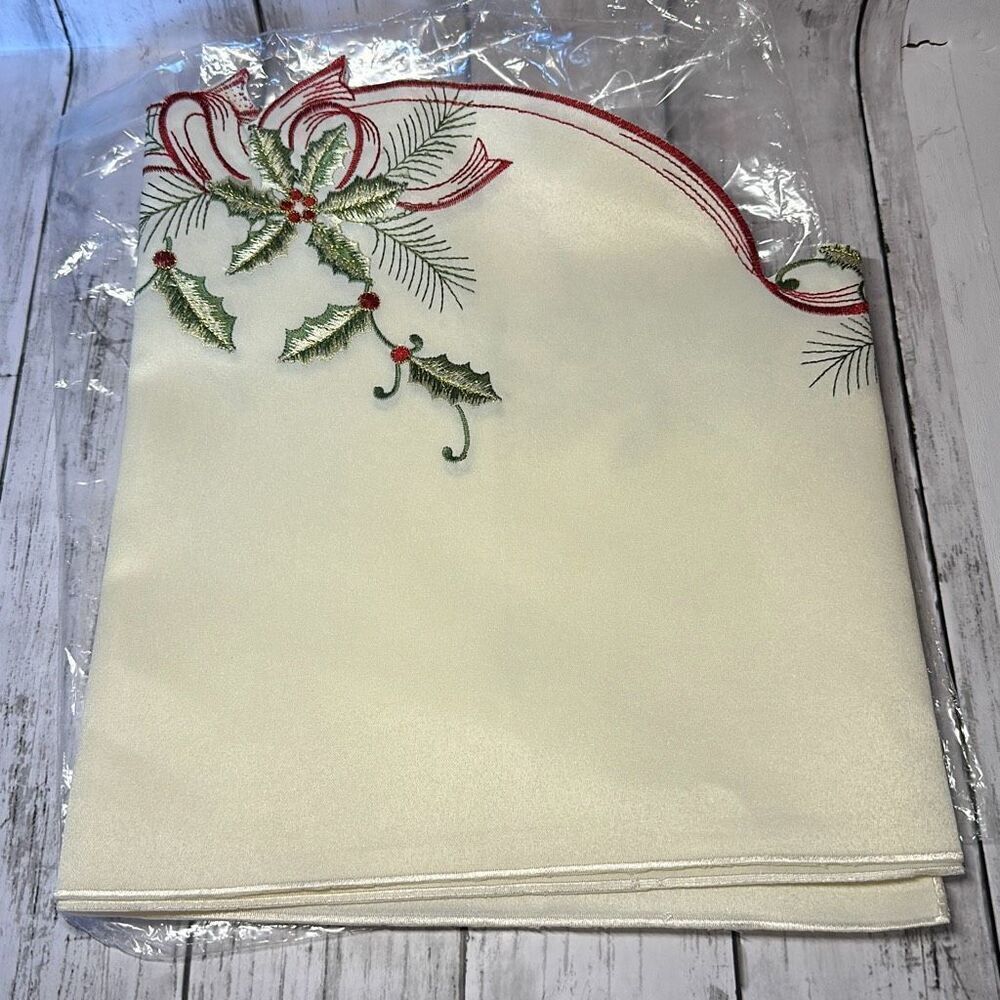 Holiday‎ Holly Linen Set Mantel Fire Place Cover Decor 70” Width
